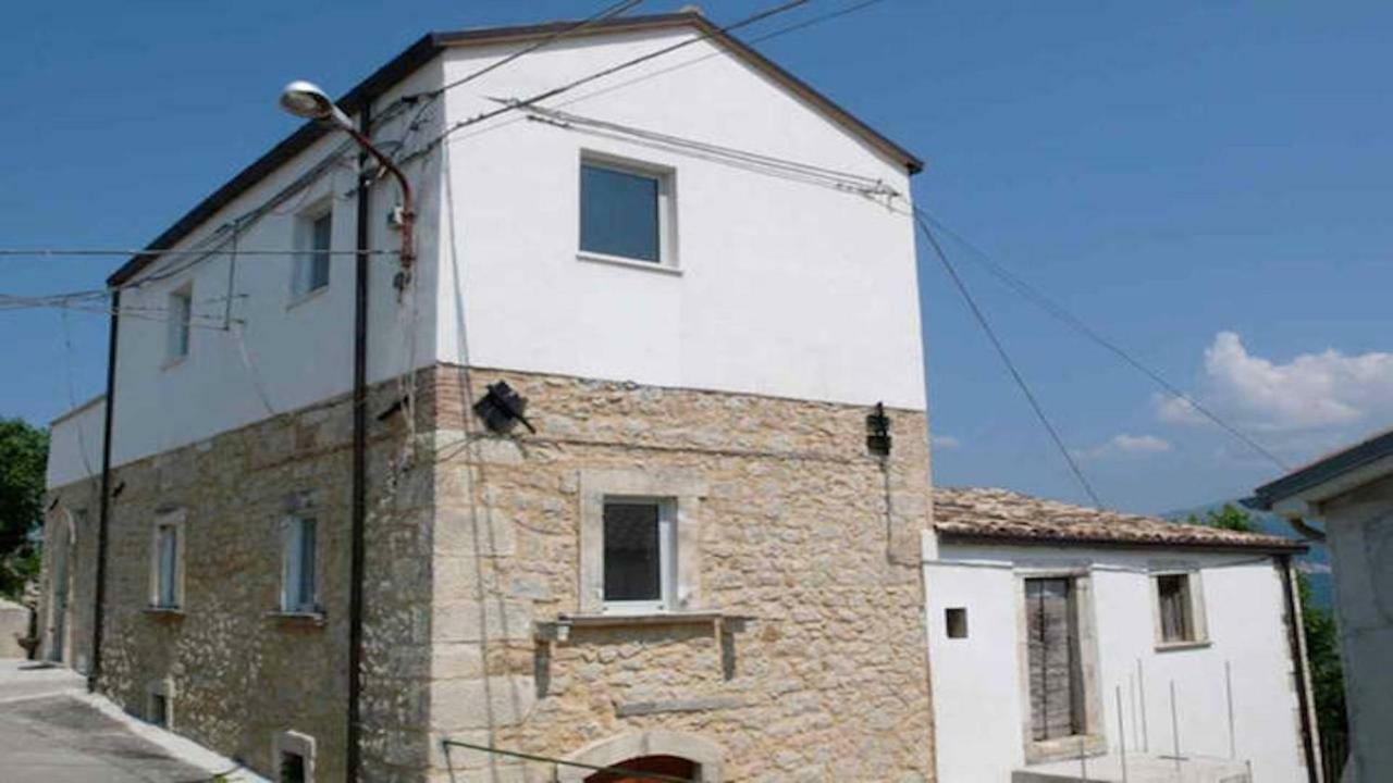 Villa Casa Elvira Basilico San Valentino in Abruzzo Citeriore Exterior foto